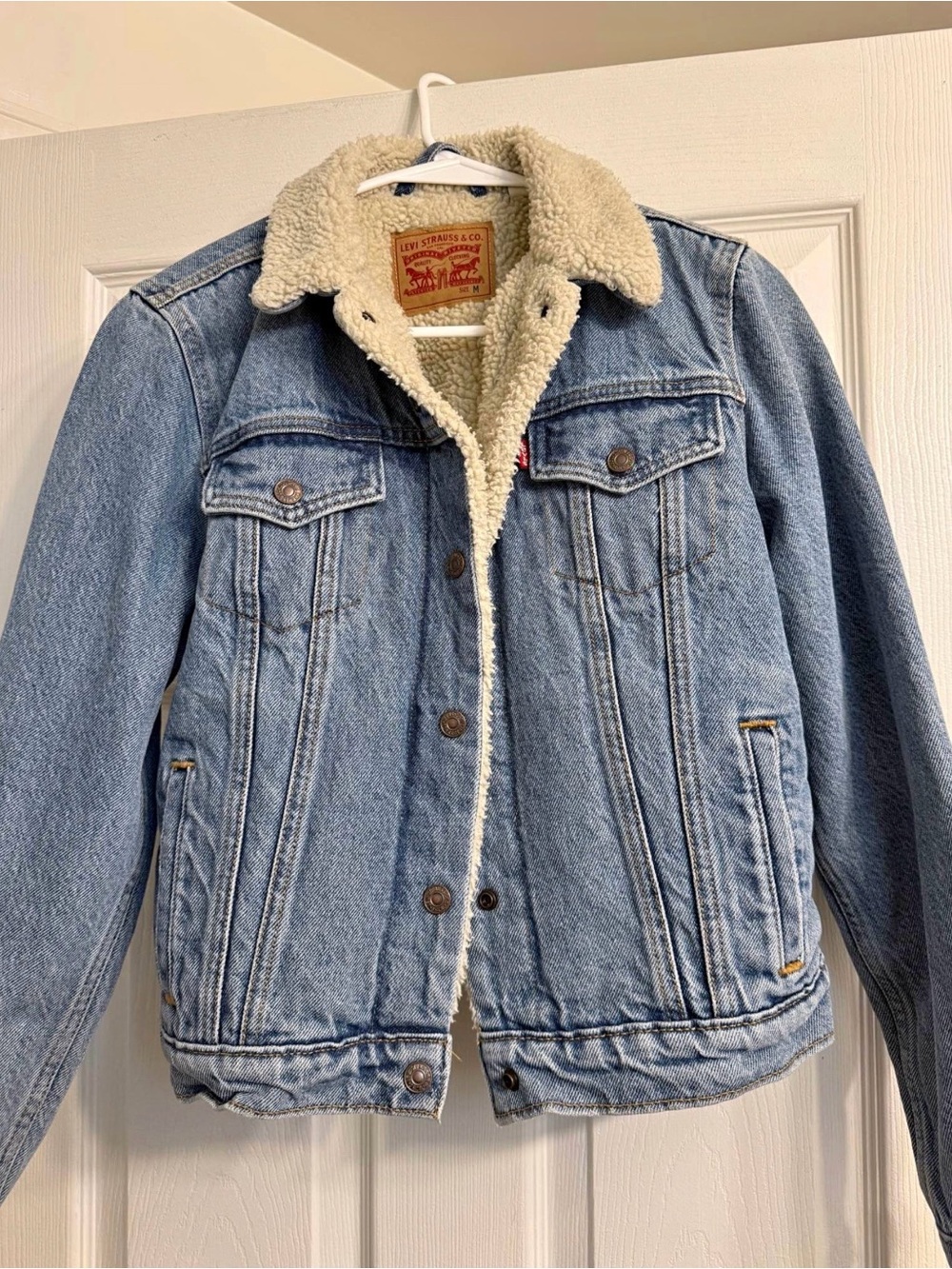 Levi's Cream Sherpa-Lined jacket